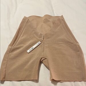 SKIMS Sheer Sculpt Low Back Short